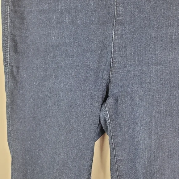 Free People High Rise Pull On Jegging Jeans. Size: 25 - Picture 2 of 6